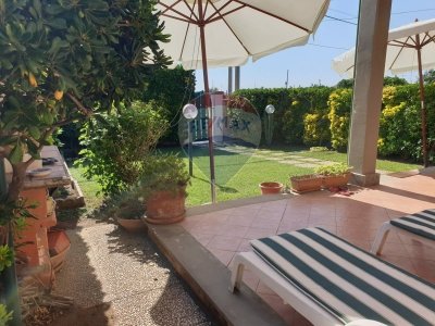 casa indipendente in vendita ad Ardea in zona Lido dei Pini