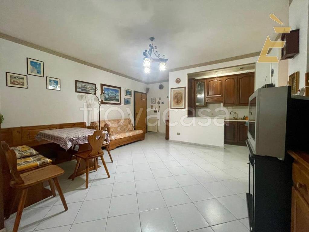 appartamento in vendita ad Ardea in zona Marina di Ardea