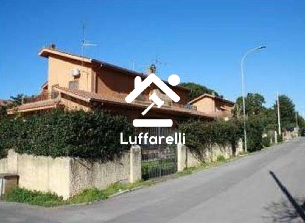 casa indipendente in vendita ad Ardea in zona Colle Romito