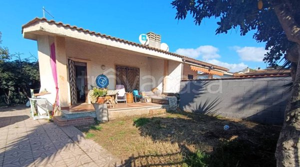 casa indipendente in vendita ad Ardea in zona Colle Romito