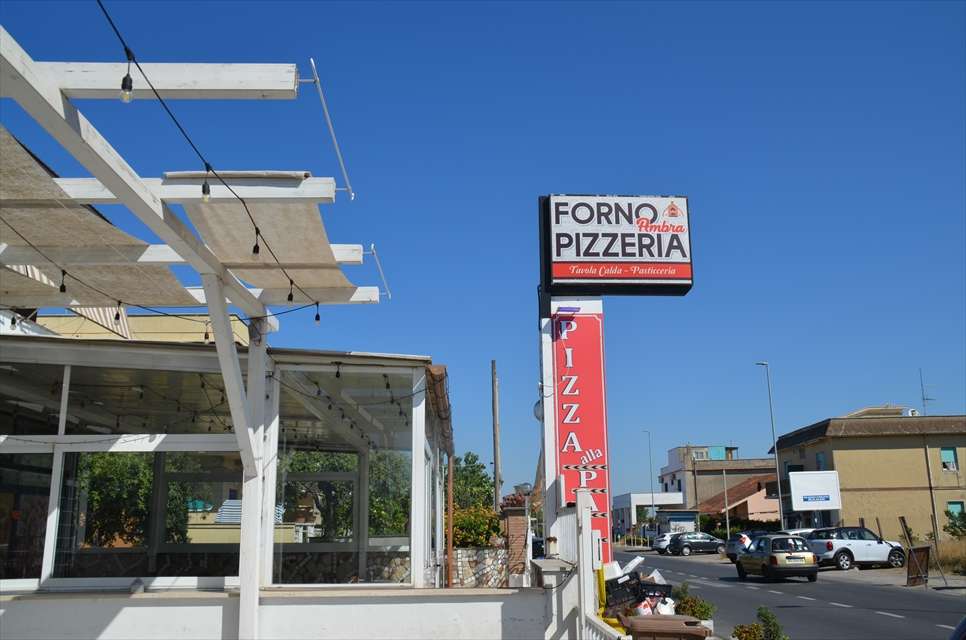 locale commerciale in vendita ad Ardea