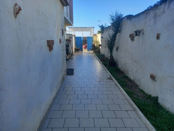 appartamento in vendita ad Ardea in zona Marina di Ardea