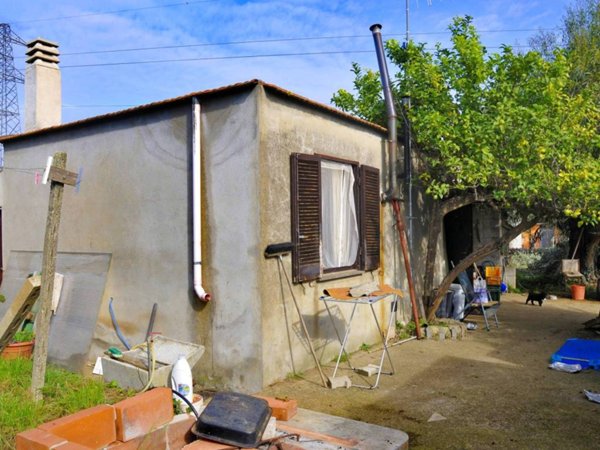 casa indipendente in vendita ad Ardea in zona Mantiglia di Ardea