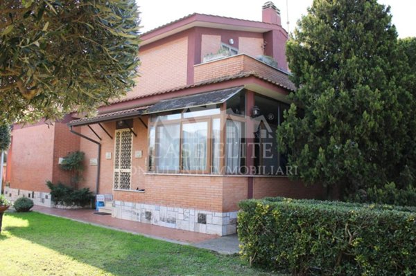 casa indipendente in vendita ad Ardea in zona Nuova Florida