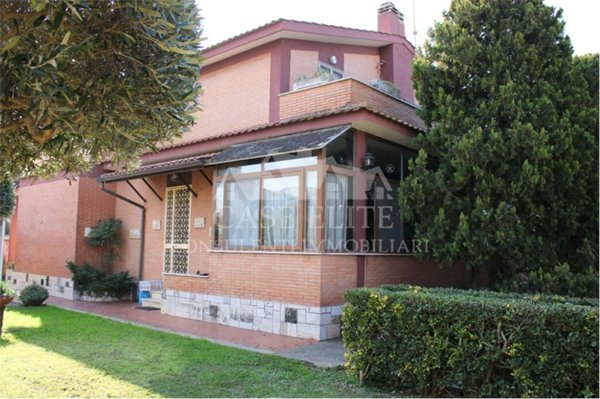 casa indipendente in vendita ad Ardea in zona Nuova Florida