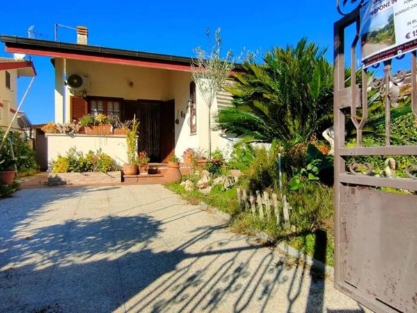 casa indipendente in vendita ad Ardea in zona Colle Romito