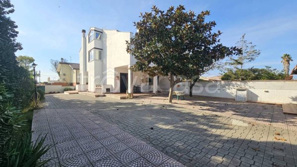 casa indipendente in vendita ad Ardea in zona Marina di Ardea