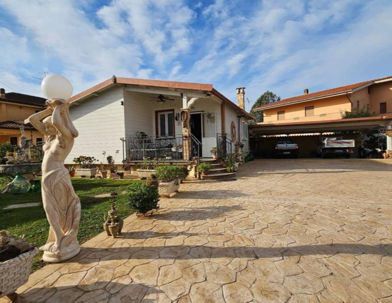 casa indipendente in vendita ad Ardea in zona Nuova Florida