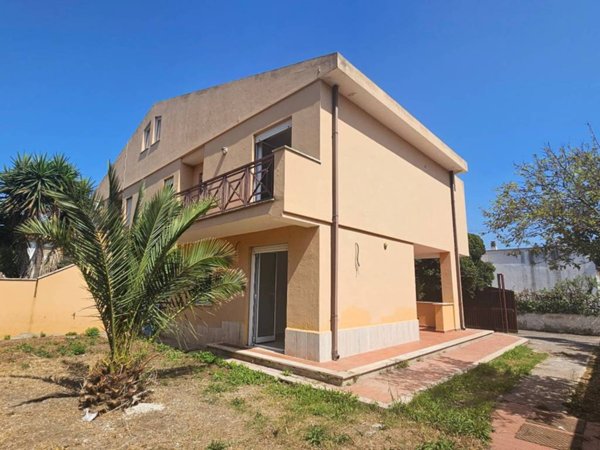 appartamento in vendita ad Ardea in zona Marina di Ardea