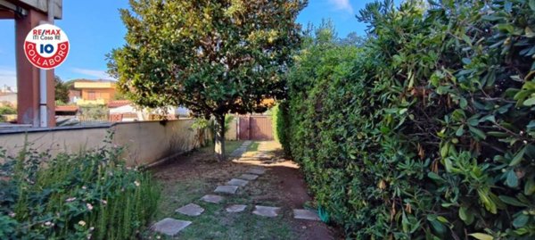 casa indipendente in vendita ad Ardea in zona Lido dei Pini
