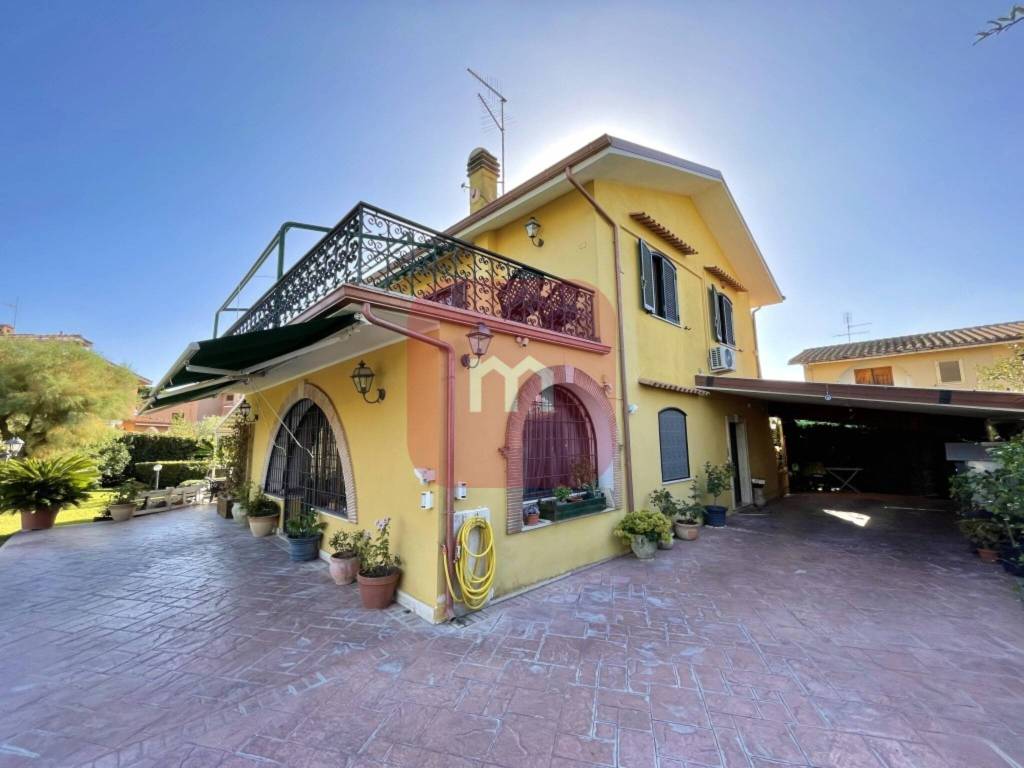 casa indipendente in vendita ad Ardea