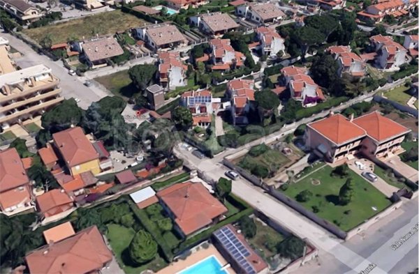 casa indipendente in vendita ad Ardea in zona Marina di Ardea