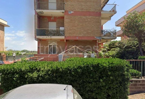 appartamento in vendita ad Ardea in zona Marina di Ardea