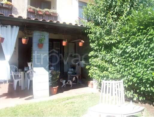 appartamento in vendita ad Ardea in zona Castagnetta