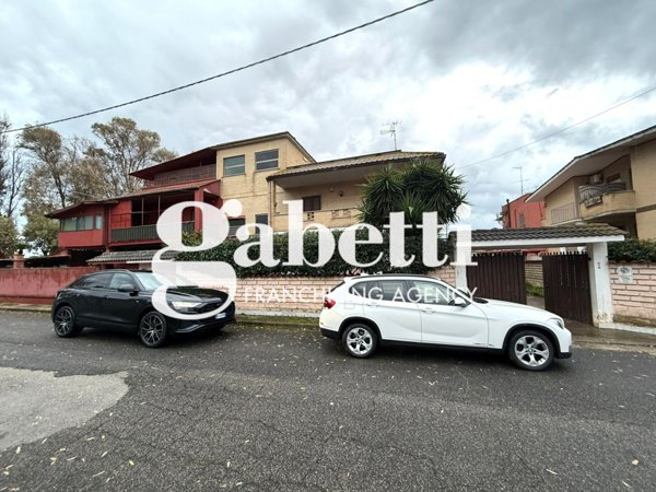 appartamento in vendita ad Ardea in zona Marina di Ardea
