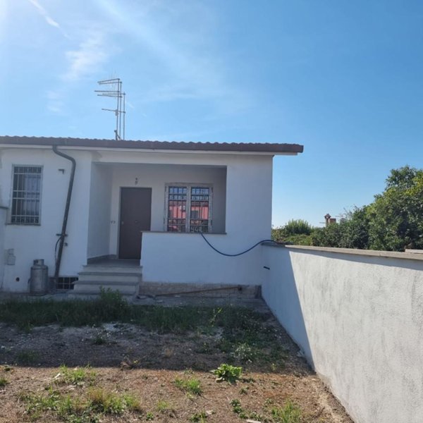 casa indipendente in vendita ad Ardea in zona Nuova Florida