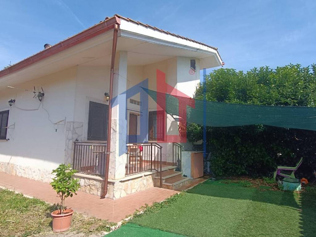 casa indipendente in vendita ad Ardea in zona Nuova Florida