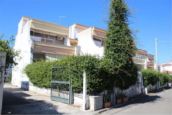 appartamento in vendita ad Ardea in zona Marina di Ardea