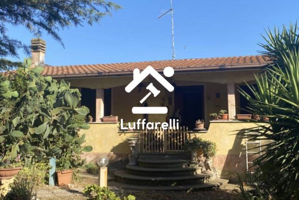 casa indipendente in vendita ad Ardea in zona Castagnetta