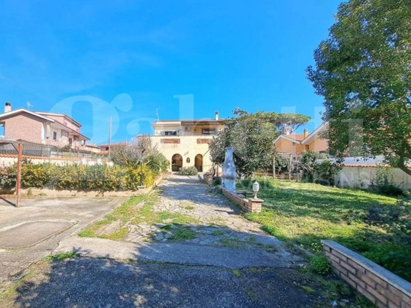 casa indipendente in vendita ad Ardea in zona Nuova California