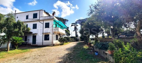 casa indipendente in vendita ad Ardea in zona Castagnetta