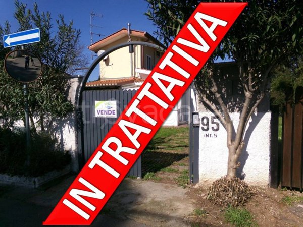 casa indipendente in vendita ad Ardea in zona Colle Romito