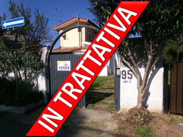 casa indipendente in vendita ad Ardea in zona Colle Romito