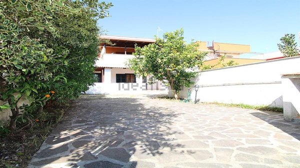 appartamento in vendita ad Ardea in zona Lido dei Pini