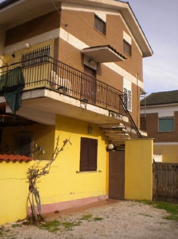 appartamento in vendita ad Ardea in zona Marina di Ardea