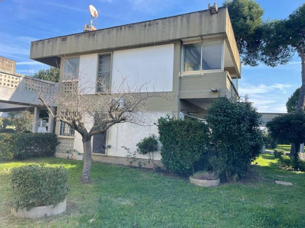 appartamento in vendita ad Ardea in zona Nuova California