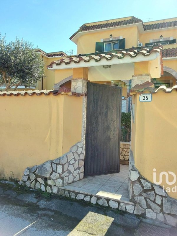 casa indipendente in vendita ad Ardea in zona Nuova Florida