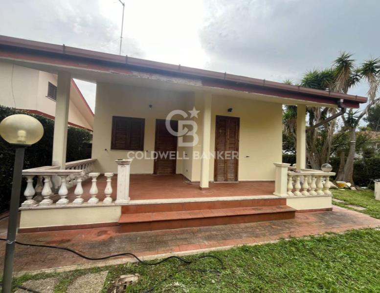 casa indipendente in vendita ad Ardea in zona Lido dei Pini