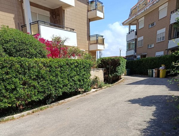 appartamento in vendita ad Ardea in zona Marina di Ardea