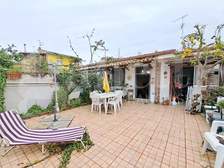 appartamento in vendita ad Ardea in zona Marina di Ardea