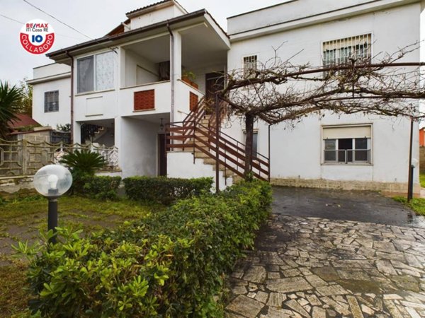 appartamento in vendita ad Ardea in zona Marina di Ardea