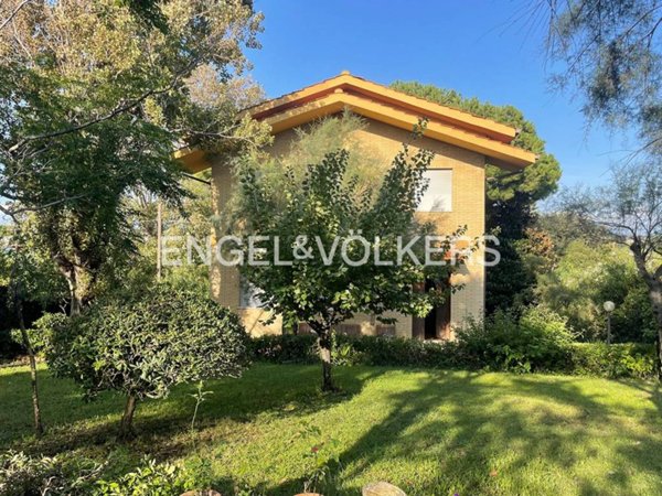 casa indipendente in vendita ad Ardea in zona Nuova California