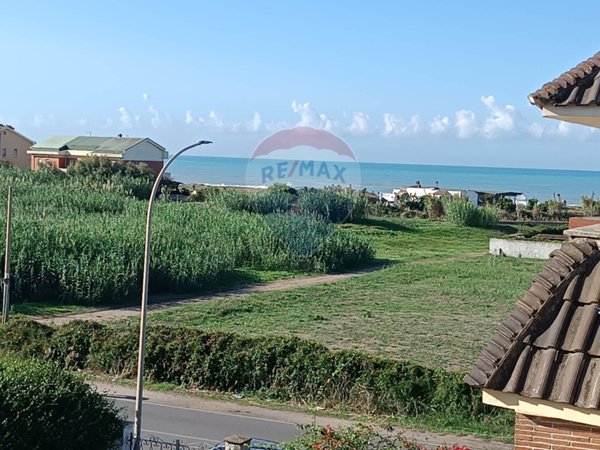 casa indipendente in vendita ad Ardea in zona Marina di Ardea