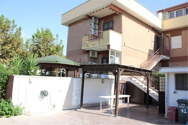 appartamento in vendita ad Ardea in zona Marina di Ardea