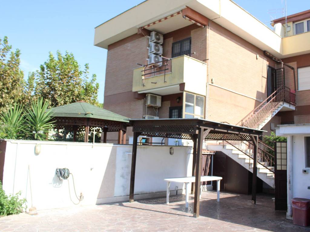 casa indipendente in vendita ad Ardea in zona Marina di Ardea