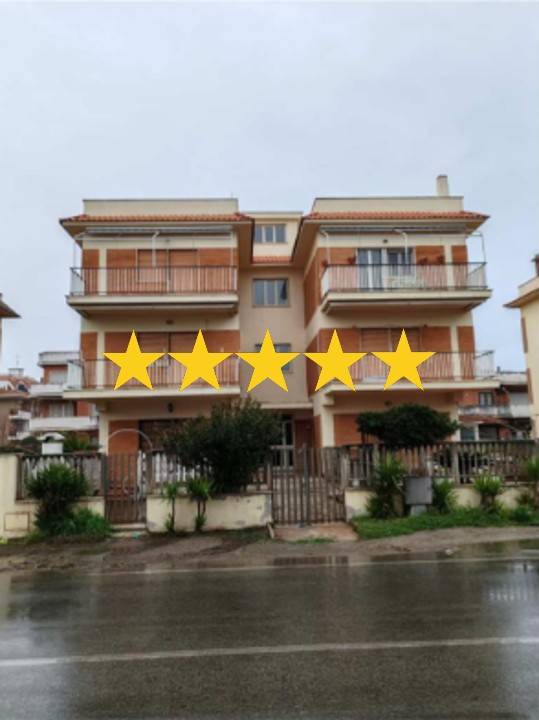 appartamento in vendita ad Ardea in zona Marina di Ardea