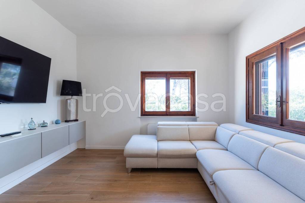 casa indipendente in vendita ad Ardea in zona Marina di Ardea