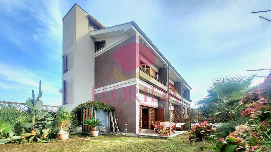 casa indipendente in vendita ad Ardea in zona Marina di Ardea