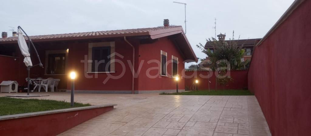 casa indipendente in vendita ad Ardea in zona Nuova Florida