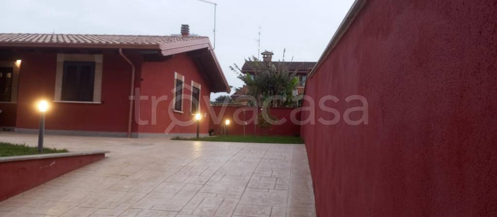 casa indipendente in vendita ad Ardea in zona Nuova Florida