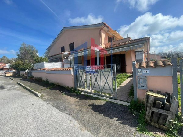 appartamento in vendita ad Ardea in zona Colle Romito