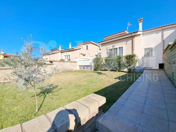 casa indipendente in vendita ad Ardea