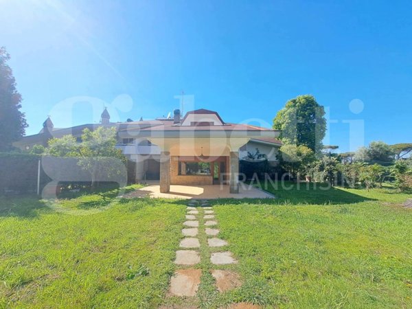 casa indipendente in vendita ad Ardea