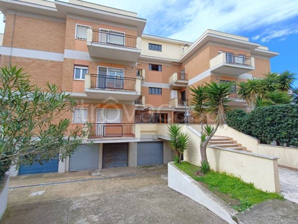 appartamento in vendita ad Ardea in zona Marina di Ardea