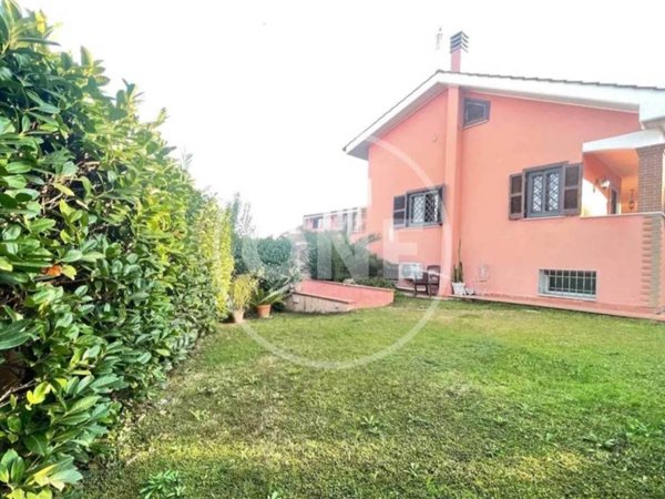casa indipendente in vendita ad Ardea in zona Nuova Florida