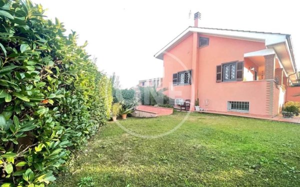 casa indipendente in vendita ad Ardea in zona Nuova Florida